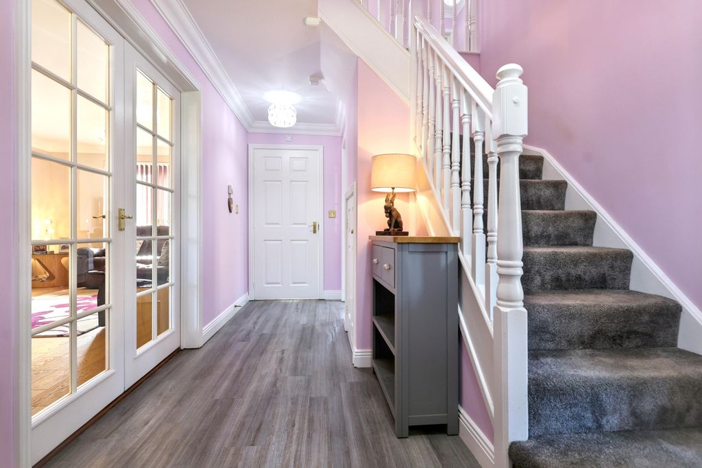 Additional image 3 of 4 bed detached house for sale4 Hatwell Row, Carterton OX18