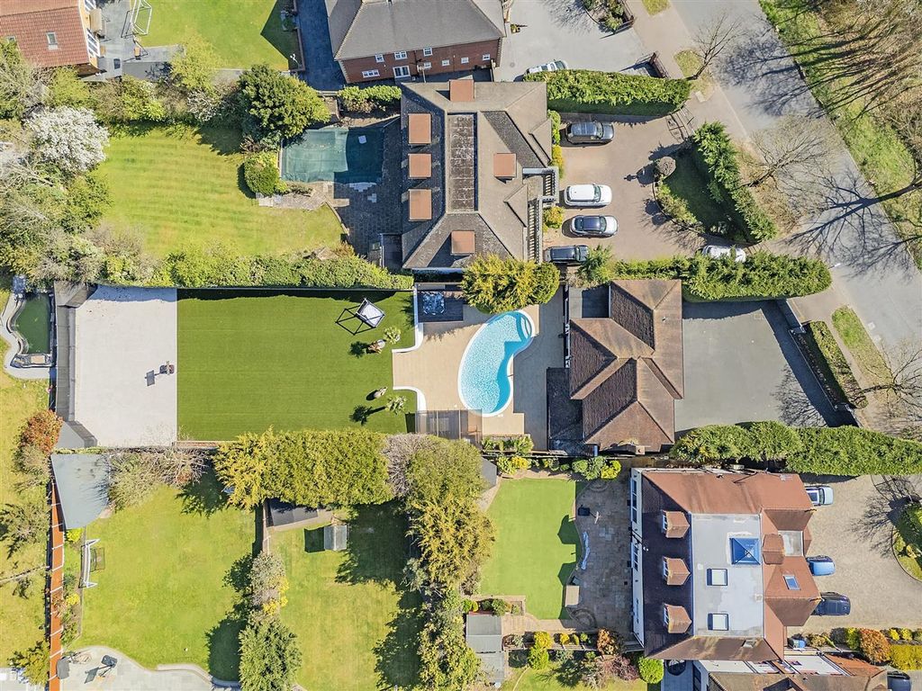Additional image 38 of 4 bed detached house for saleCourtland Drive, Chigwell IG7