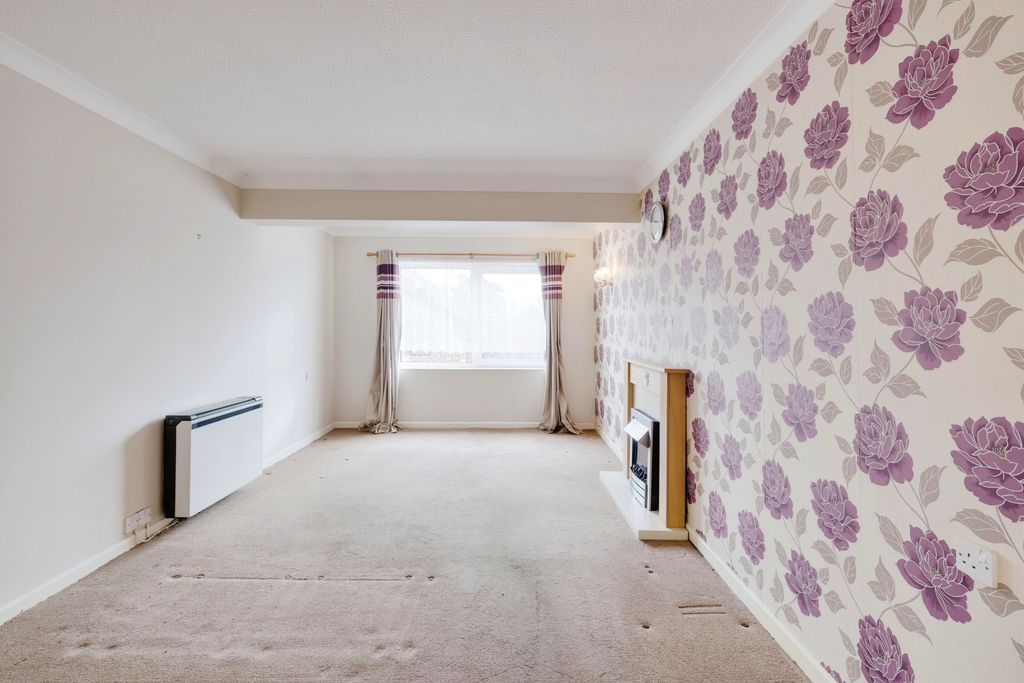 Additional image 4 of 1 bed flat for saleHomestour House, Christchurch BH23