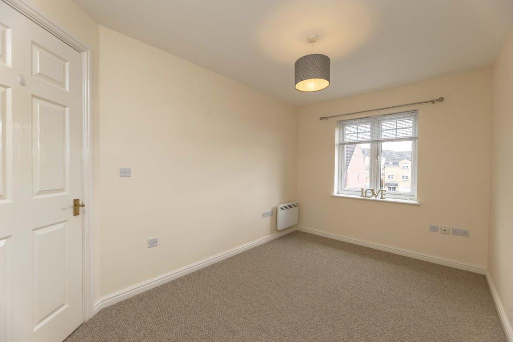 Additional image 8 of 2 bed flat for saleBellflower Close, Castleford WF10