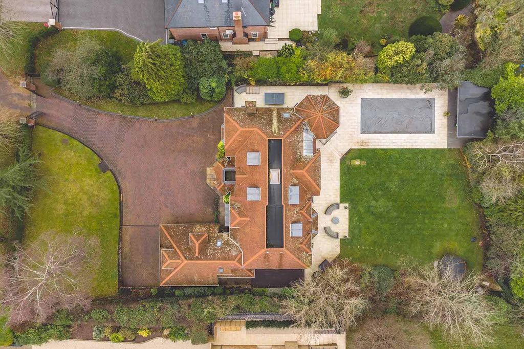 Additional image 25 of 6 bed detached house for saleBurtons Way, Chalfont St Giles HP8