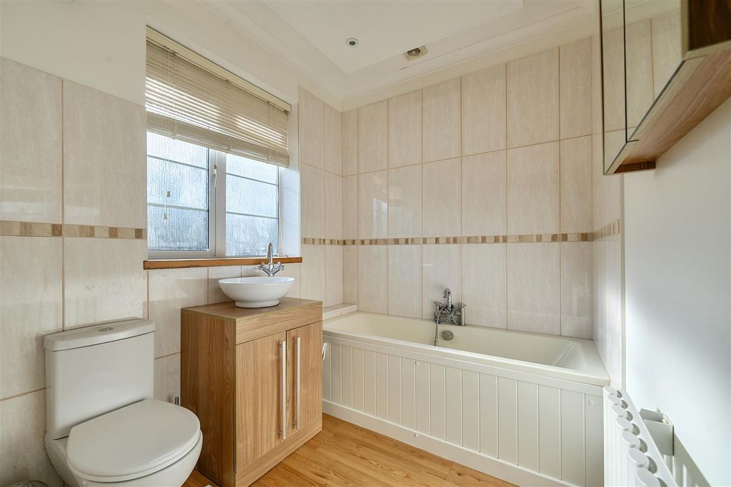 Additional image 14 of 3 bed flat for saleChisenbury Court, East Chisenbury, Pewsey SN9