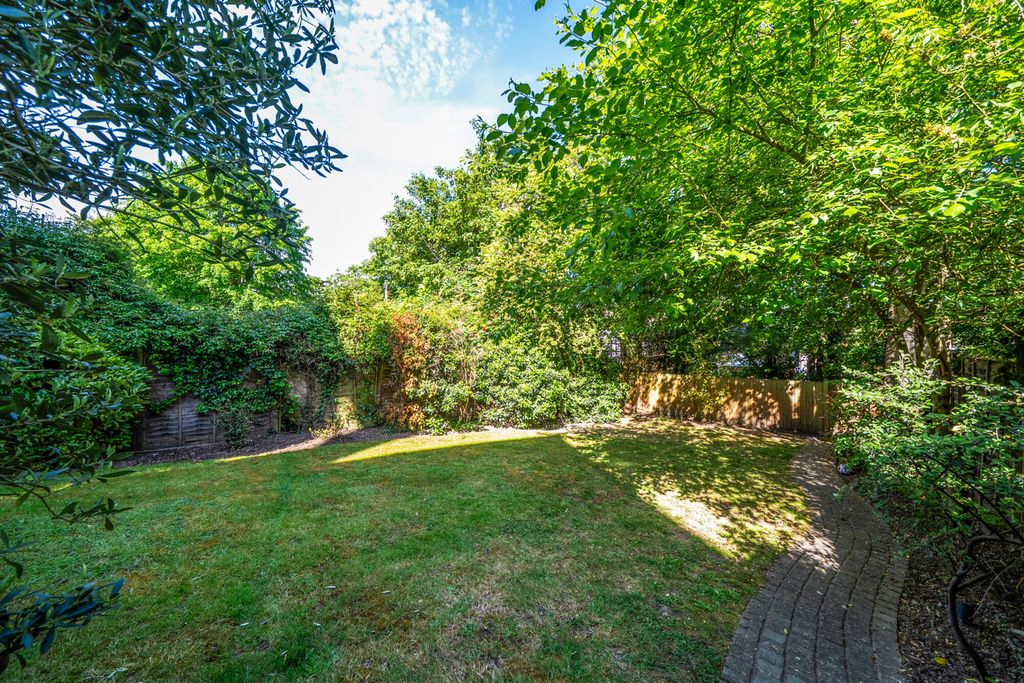 Additional image 22 of 4 bed flat for saleSusan Wood, Chislehurst BR7