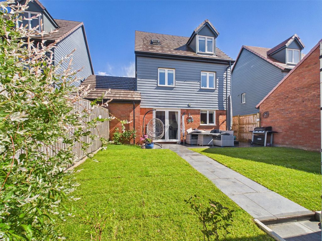 Additional image 2 of 4 bed detached house for saleEmperor Way, Chinnor, Oxfordshire OX39