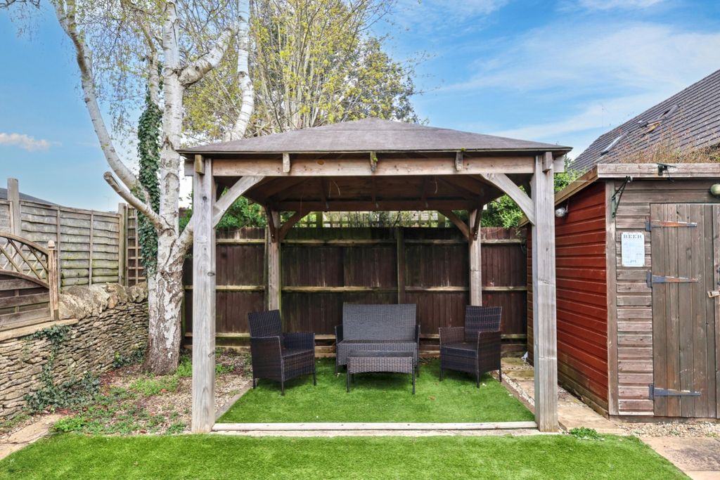 Additional image 23 of 4 bed detached house for sale16 Wychwood Close, Carterton OX18