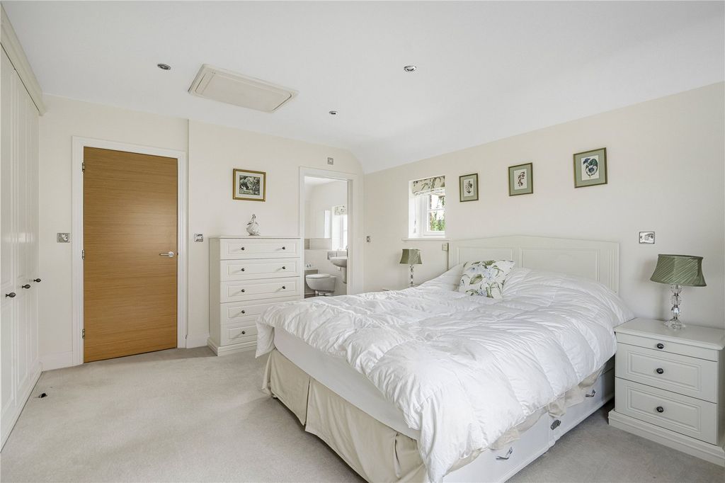 Additional image 10 of 3 bed detached house for saleHernes Oak, Chinnor, Oxfordshire OX39
