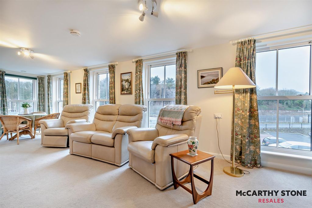 Additional image 4 of 2 bed flat for saleStation Road, Buxton SK17