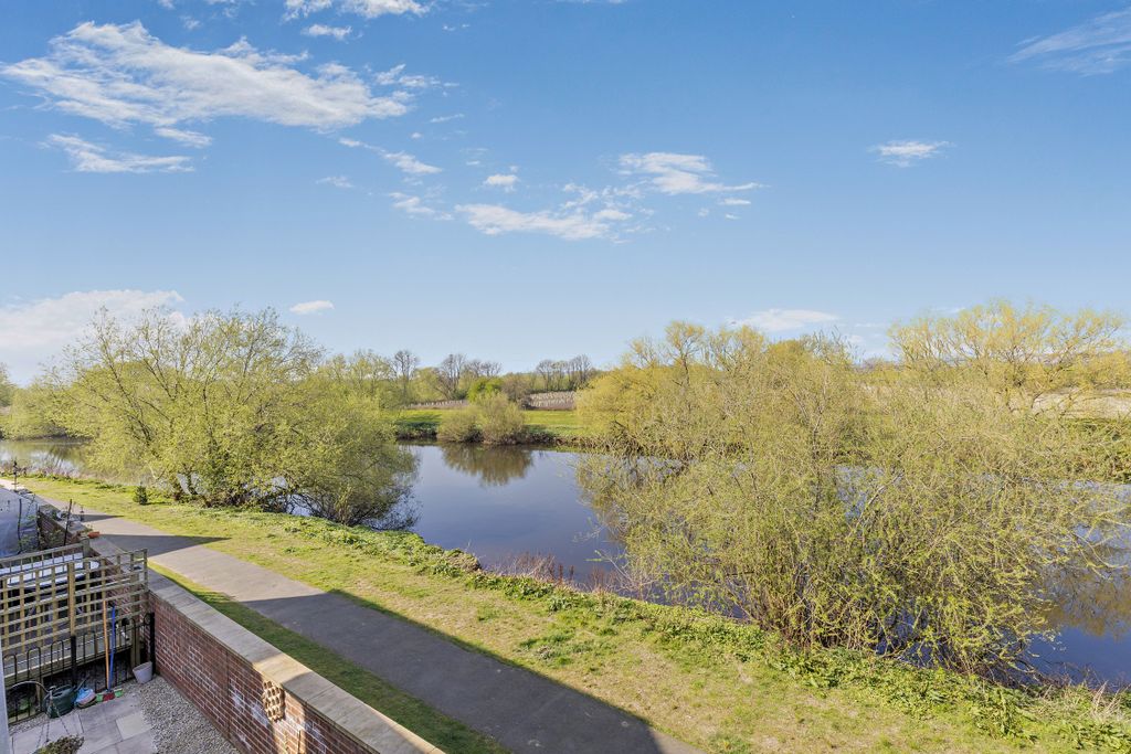 Additional image 4 of 4 bed link detached house for saleWaterside Crescent, Castleford, West Yorkshire WF10
