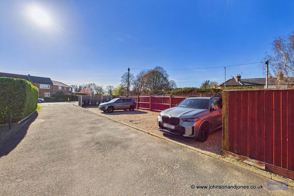 Additional image 17 of 2 bed maisonette for saleHorsell Court, Chertsey KT16