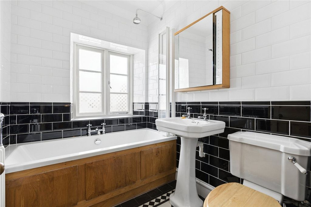 Additional image 13 of 4 bed semi-detached house for saleVictoria Road, Cirencester, Gloucestershire GL7