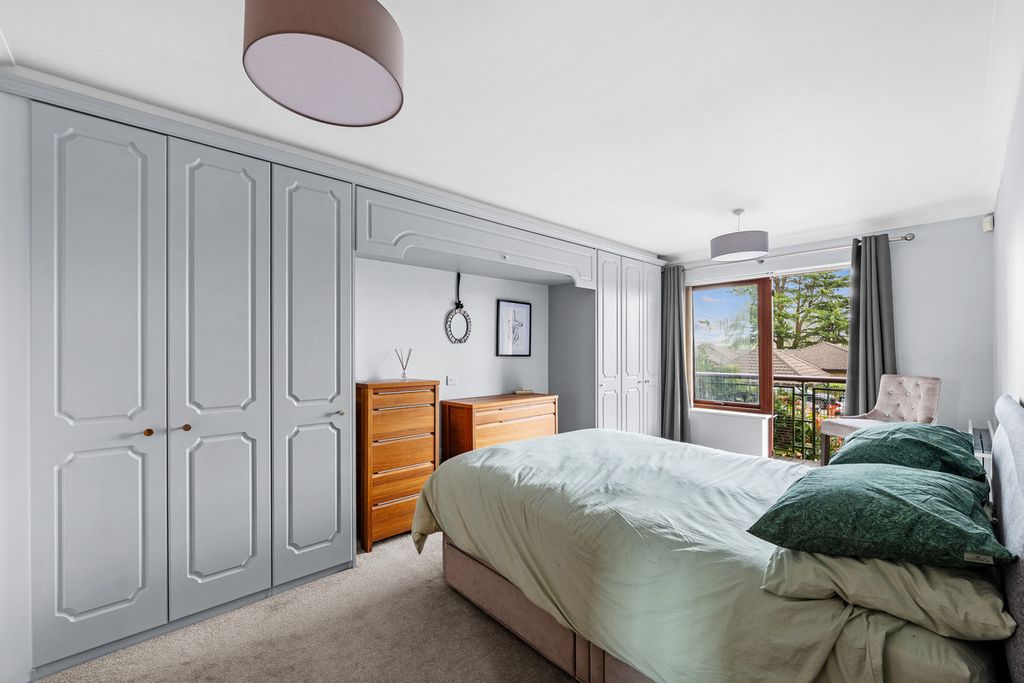 Additional image 4 of 2 bed flat for saleSt. Mary's Mount, Caterham CR3
