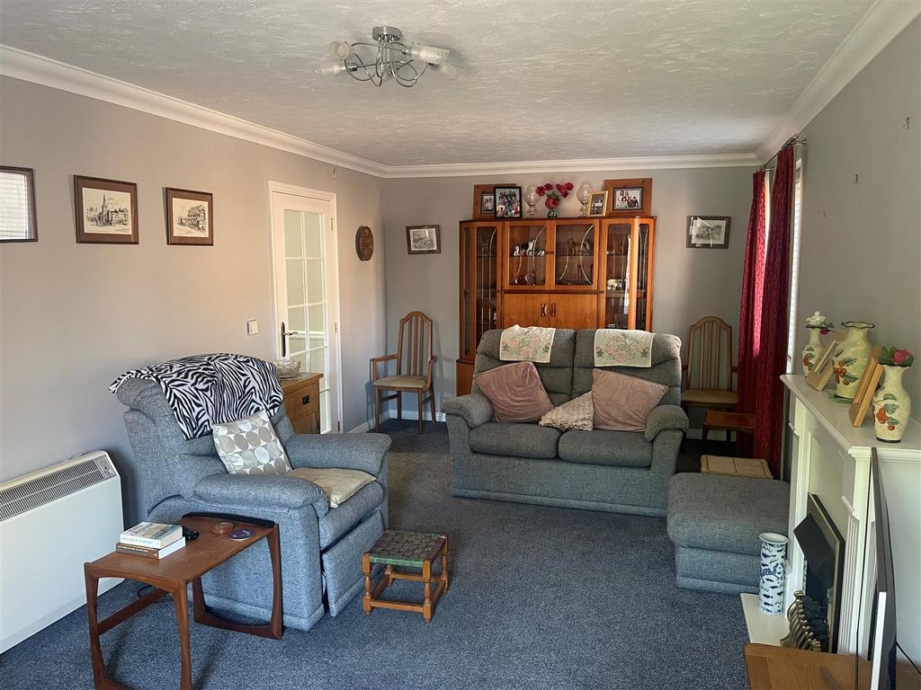 Additional image 6 of 2 bed flat for saleCastle Lodge, Chippenham SN15