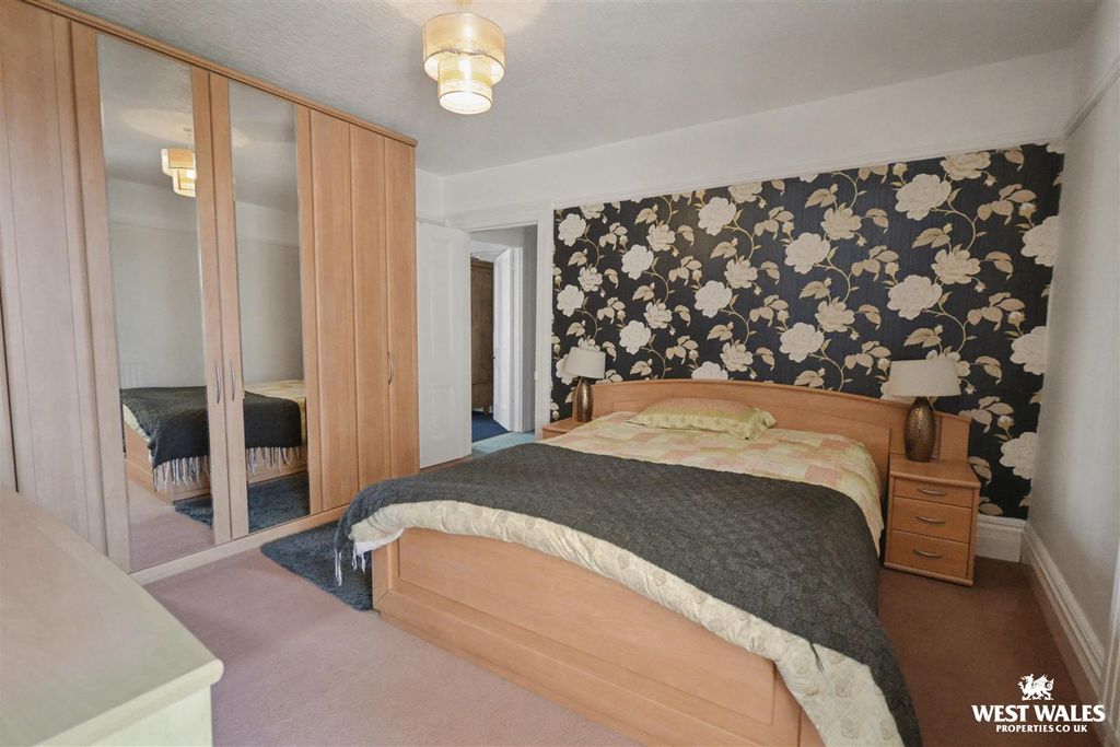 Additional image 3 of 5 bed semi-detached house for salePark Place, Cardigan SA43