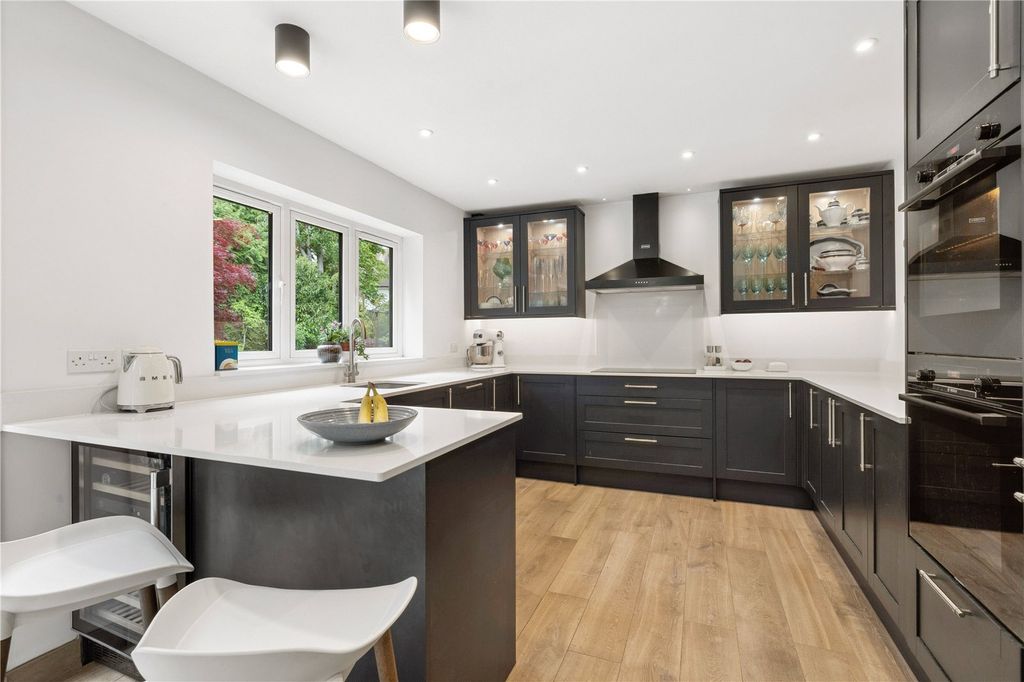 Additional image 17 of 5 bed detached house for saleWaverley Drive, Camberley, Surrey GU15