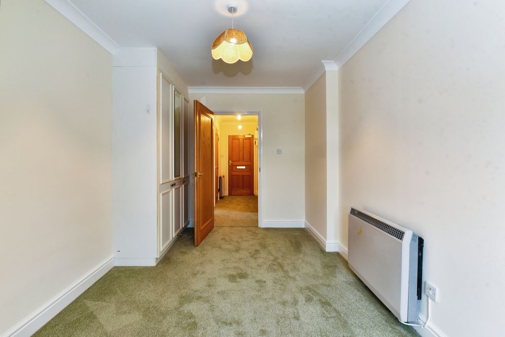 Additional image 10 of 1 bed flat for saleThe Cloisters, South Street, Wells, Somerset BA5