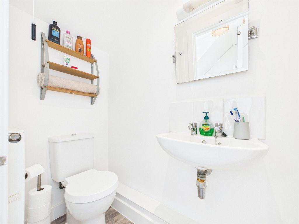 Additional image 7 of 2 bed flat for saleFernleigh Road, Wadebridge, Cornwall PL27