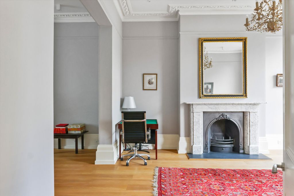 Additional image 7 of 5 bed terraced house for saleLypiatt Terrace, Cheltenham, Gloucestershire GL50