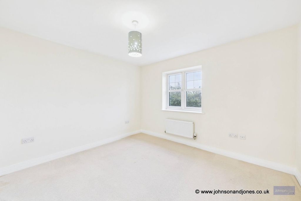 Additional image 16 of 4 bed detached house for saleKingfisher Close, Chertsey KT16