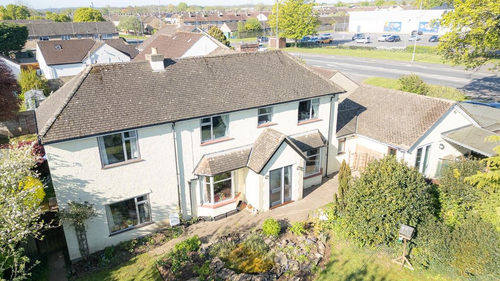 Additional image 2 of 5 bed detached house for saleBristol Road, Chippenham SN15