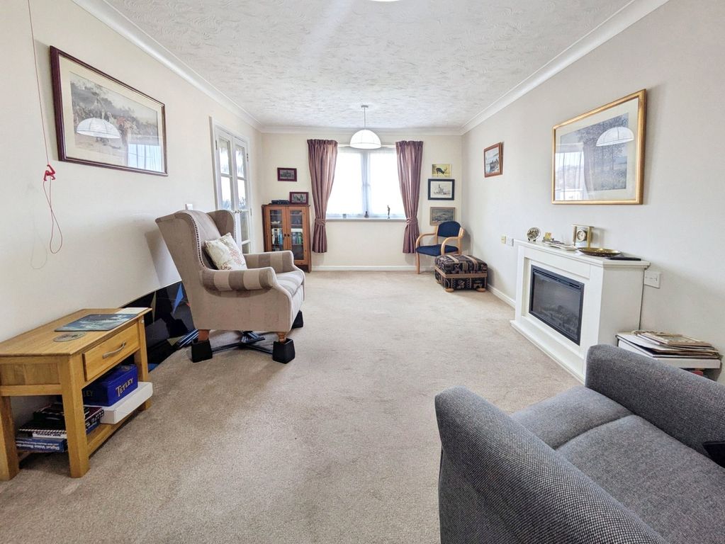 Additional image 7 of 1 bed flat for saleTrevithick Road, Camborne, Cornwall TR14