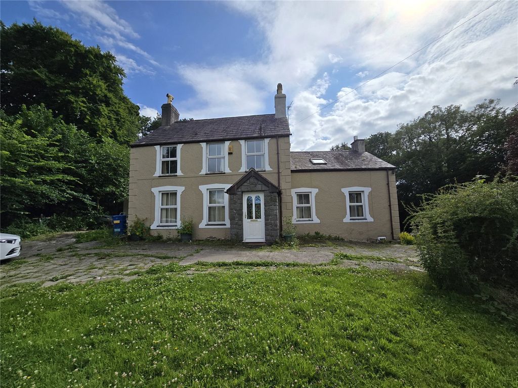 4 bed detached house for saleCoed Helen Road, Caernarfon, Gwynedd LL54