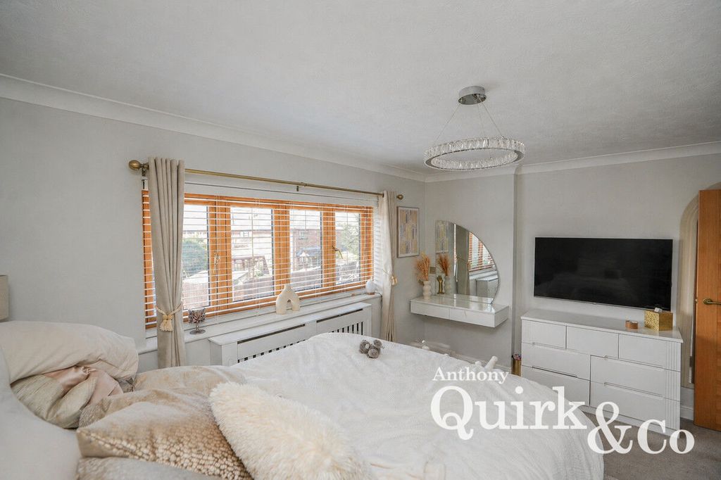 Additional image 23 of 4 bed detached house for salePrince William Avenue, Canvey Island SS8