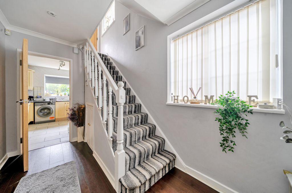 Additional image 9 of 4 bed semi-detached house for saleEdgebury, Chislehurst, Kent BR7