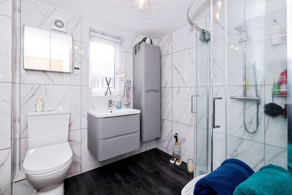 Additional image 4 of 1 bed flat for saleRotair Road, Camborne, Cornwall TR14