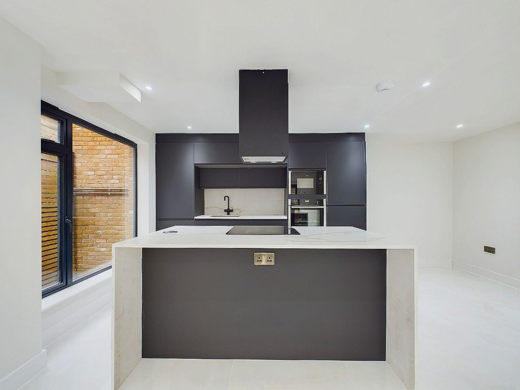 Additional image 2 of 2 bed flat for saleSilver Leaves, Southill Road, Chislehurst, Kent BR7