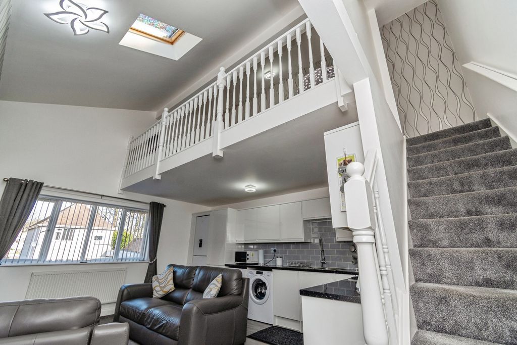 2 bed maisonette for saleLittleworth Road, Cannock, Staffordshire WS12