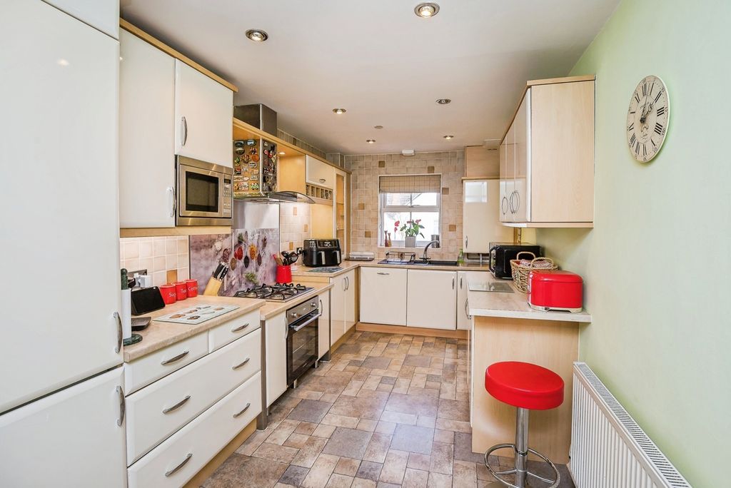 Additional image 2 of 3 bed flat for saleHoole Road, Chester, Cheshire CH2