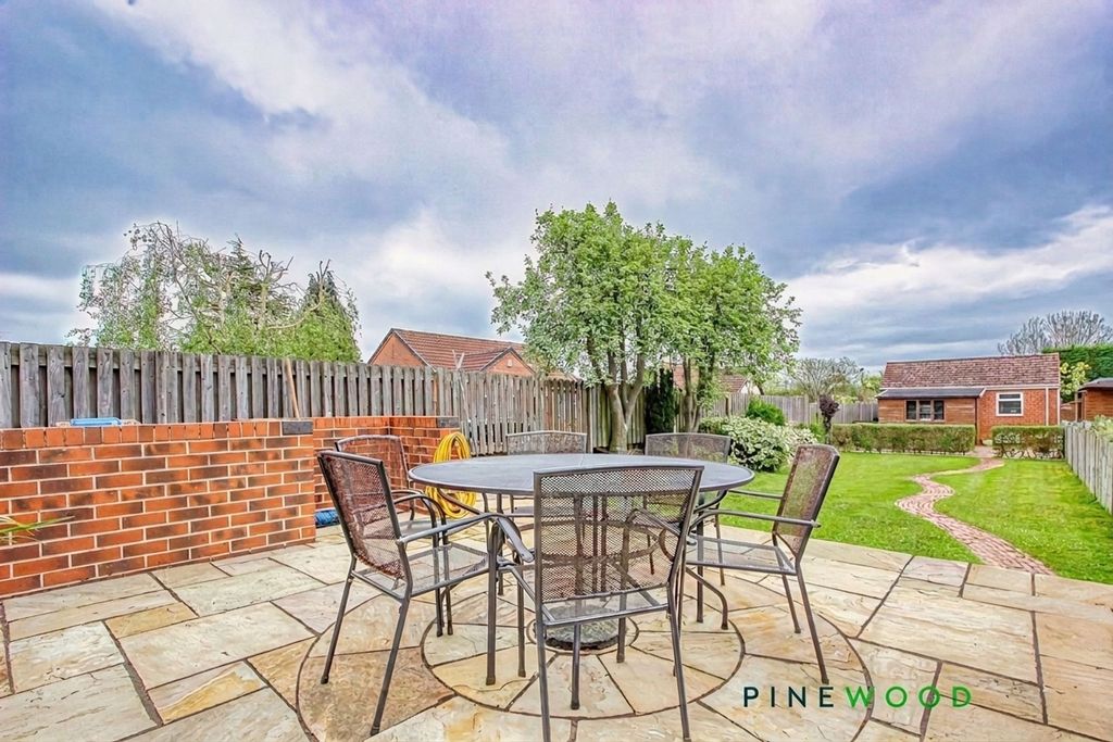 Additional image 37 of 5 bed semi-detached house for saleShaftesbury Avenue, Ashgate, Chesterfield, Derbyshire S40