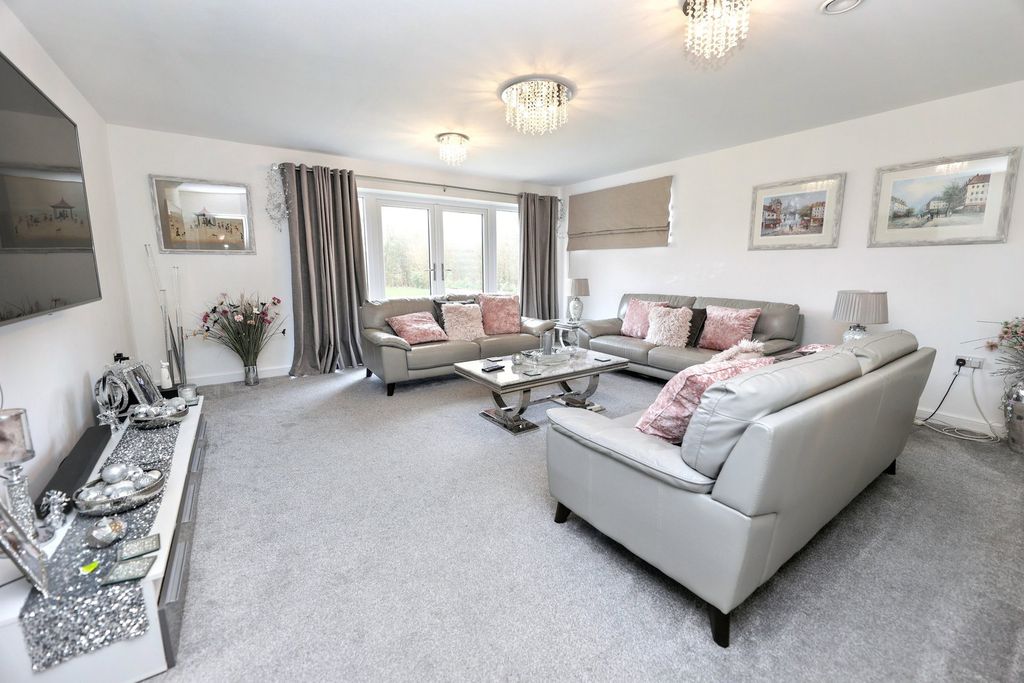 Additional image 5 of 4 bed detached house for saleHeath Road, St Osyth CO16