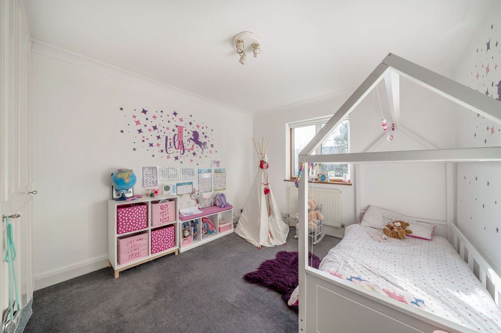 Additional image 10 of 3 bed flat for saleHeathbourne Road, Bushey WD23