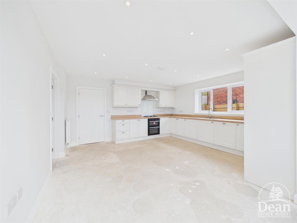 Additional image 8 of 4 bed detached house for saleSchool Close, Cinderford GL14