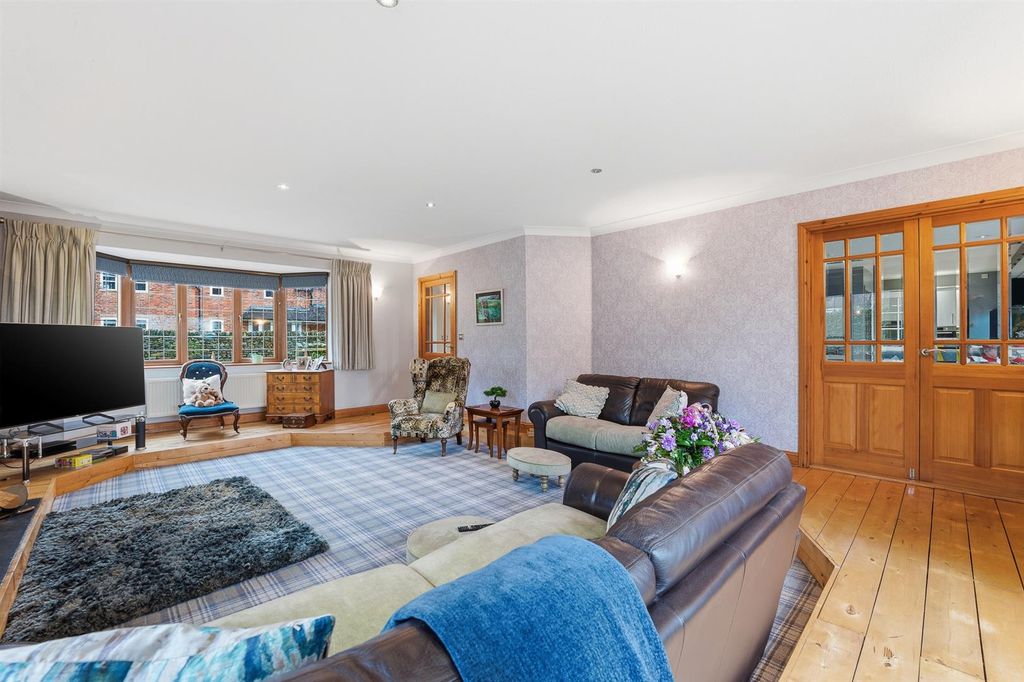 Additional image 12 of 6 bed detached house for saleRye Flatt Lane, Chesterfield S40