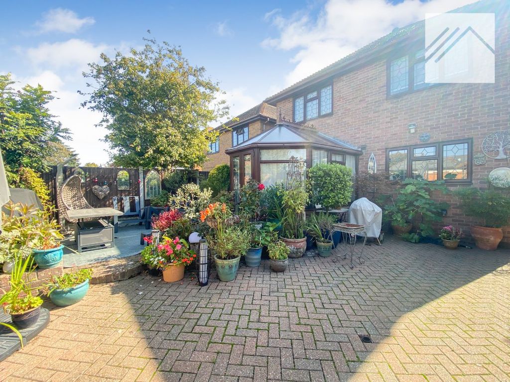 Additional image 20 of 4 bed detached house for saleThorpe Leas, Canvey Island SS8