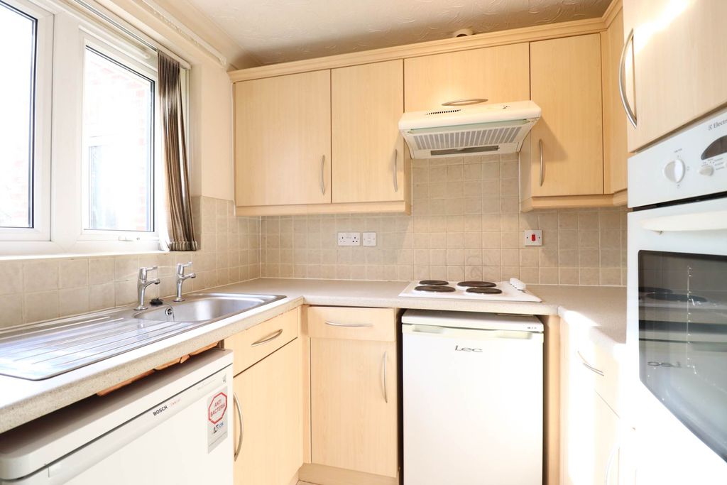 Additional image 4 of 1 bed flat for saleChurchill Court, Marlborough SN8
