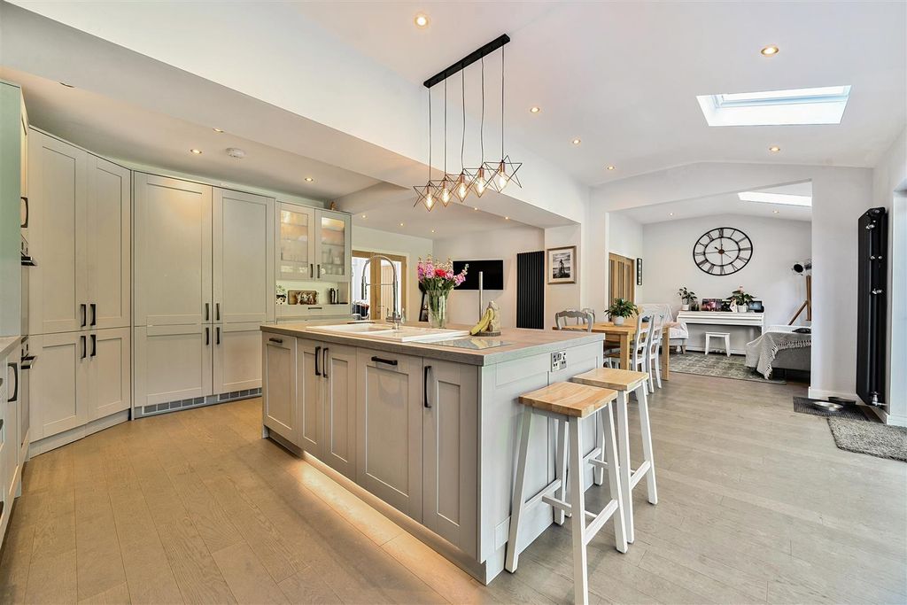 Additional image 5 of 5 bed detached house for saleClarewood Drive, Camberley, Surrey GU15