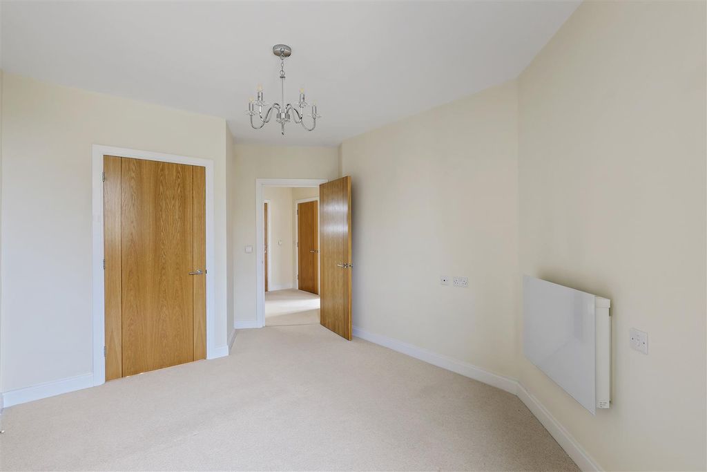 Additional image 6 of 1 bed flat for saleWatson Place. Trinity Road, Chipping Norton, Oxfordshire OX7