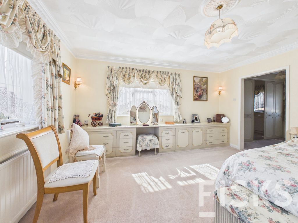 Additional image 13 of 4 bed detached house for saleLeigh Road, Canvey Island SS8