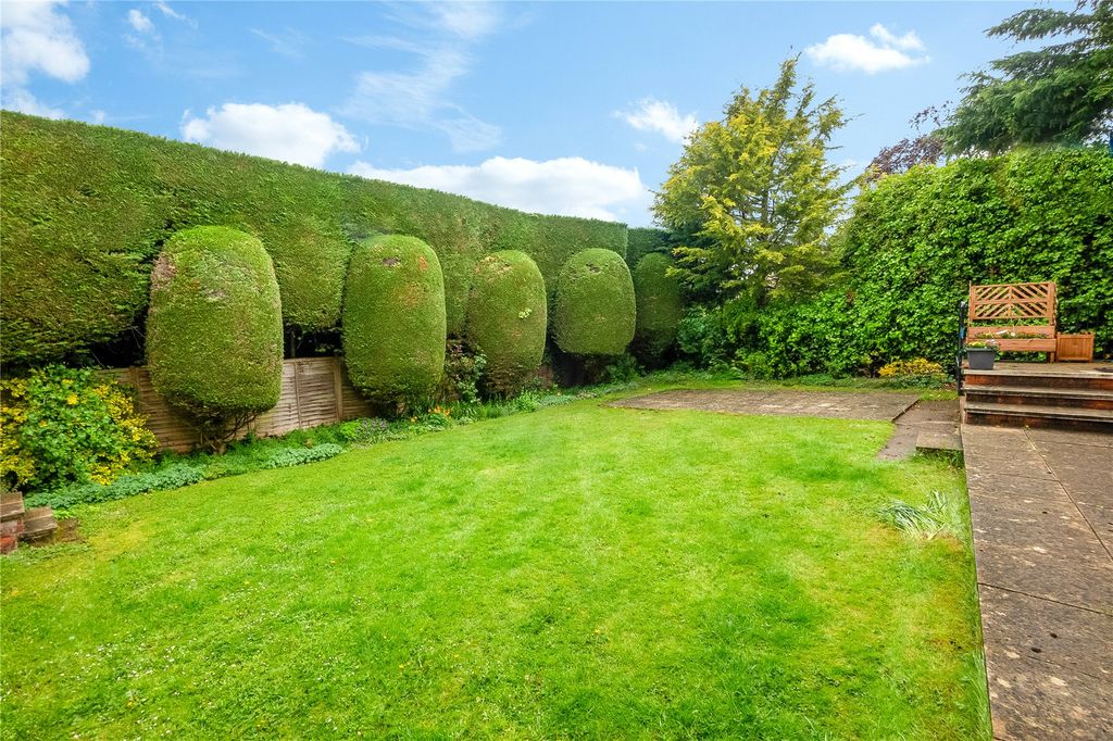 Additional image 2 of 2 bed flat for saleFinsbury Place, Chipping Norton, Oxfordshire OX7