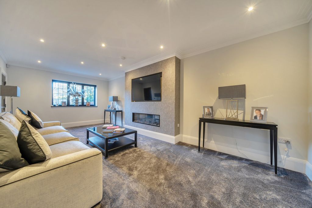 Additional image 8 of 7 bed detached house for saleHeathley End, Chislehurst BR7