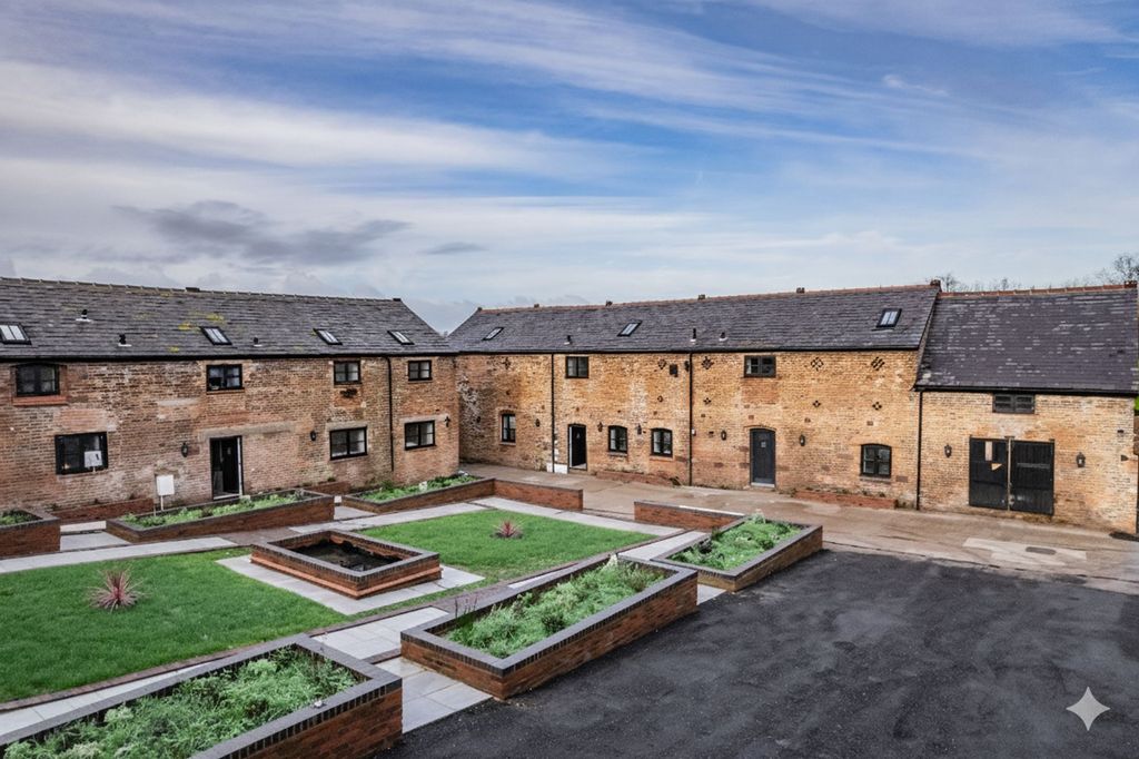 4 bed barn conversion for saleMeadow Lane, Huntington CH3 photo 3
