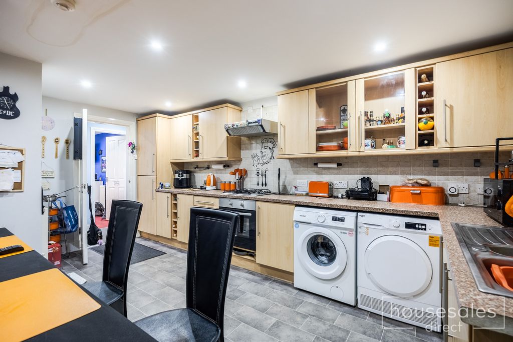 Additional image 8 of 2 bed flat for sale9B Marine Parade Kirn, Dunoon PA23