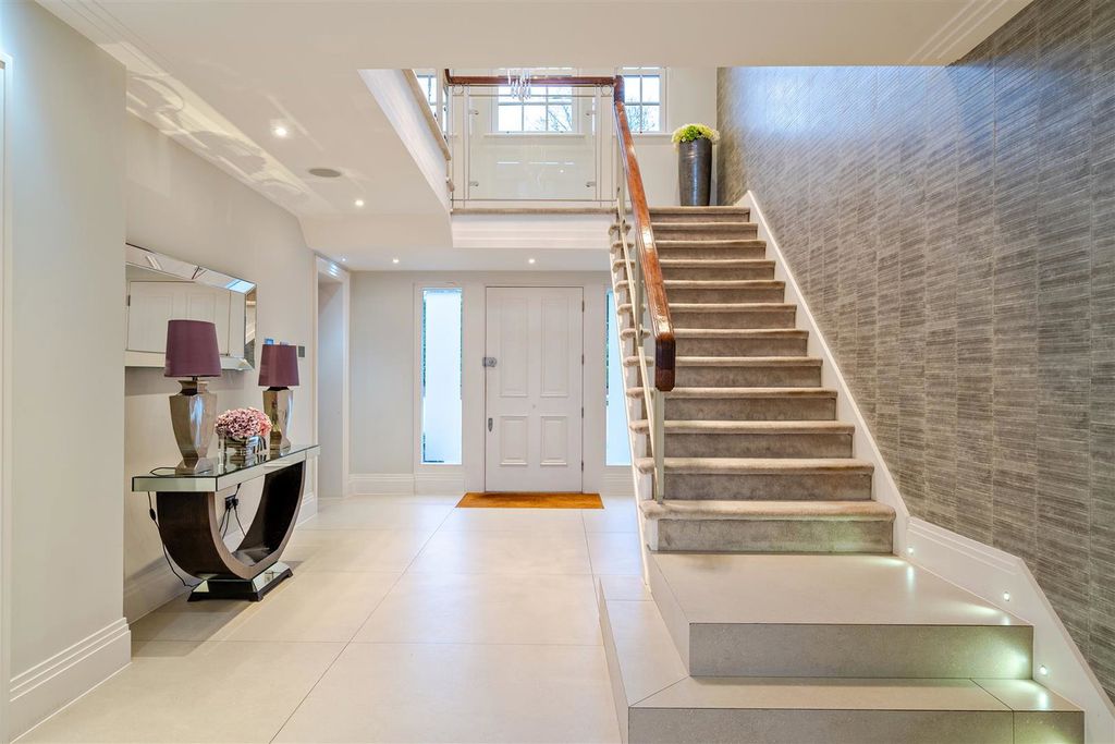 Additional image 5 of 5 bed detached house for saleProwse Avenue, Bushey Heath, Bushey WD23