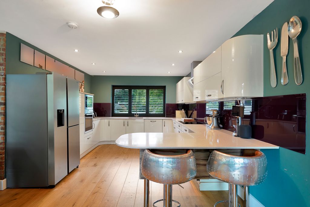 Additional image 10 of 3 bed detached house for saleDockett Eddy, Chertsey KT16