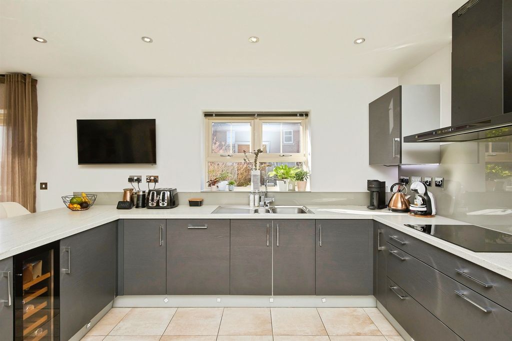 Additional image 4 of 5 bed detached house for saleReservoir Road, Burton-On-Trent DE14