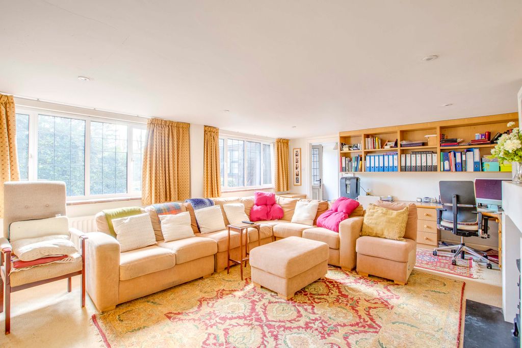 Additional image 11 of 7 bed detached house for saleBurtons Way, Chalfont St Giles HP8
