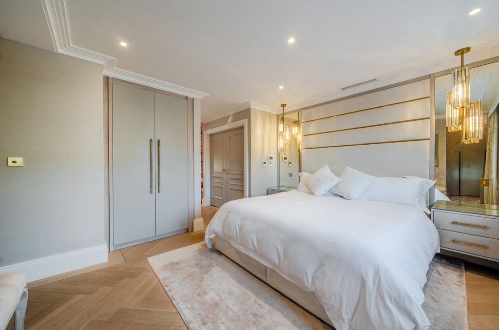 Additional image 15 of 5 bed detached house for saleLeesons Hill, Chislehurst BR7